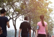 Heart Health: रोजाना वॉक करने की आदत दिल को रखती है स्वस्थ, हार्ट अटैक का खतरा 40% तक हो सकता है कम