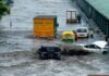 Weather Update: देश भर में भारी बारिश से बढ़ी मुश्किलें; गुजरात की फैक्ट्रियों में काम रुका; जानें अगले 2 दिन के मौसम का हाल