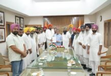 आप विधायक कुलदीप सिंह धालीवाल ने राज्यपाल से की मुलाकात, अजनाला को बाढ़ से बचाने के लिए उज नदी पर डैम बनाने की मांग