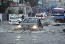 उत्तराखंड में बारिश का रेड अलर्ट; चारधाम यात्रा रोकी गई