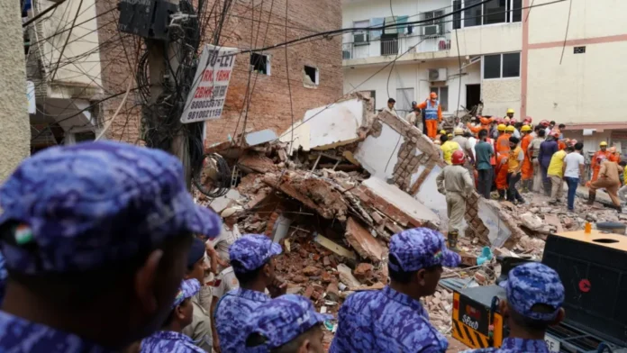 delhi-satya-niketan-building-collapse