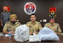 पठानकोट में सीमा पार से चल रहे तस्करी मॉड्यूल से संबंधित एक महिला सहित दो संचालक काबू; 7.8 किलो हेरोइन बरामद