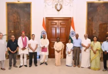 INDIA गठबंधन के नेताओं ने राष्ट्रपति मुर्मू से की मुलाक़ात, राहुल बोले- राष्ट्रपति ने वोट चोरी से इनकार नहीं किया:हमसे सबूत मांगे