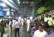 कोलकाता दुर्गा पूजा भगदड़ के बाद एक्शन में पुलिस; मामला दर्ज, आयोजकों समेत 7 लोग गिरफ्तार, जांच के लिए बनेगी SIT